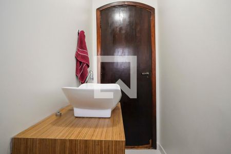 Casa à venda com 151m², 3 quartos e 2 vagasLavabo