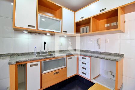 Apartamento à venda com 105m², 3 quartos e 2 vagasCozinha