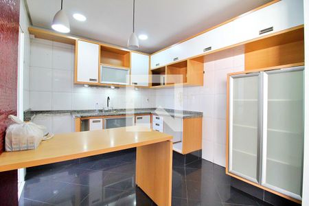Apartamento à venda com 105m², 3 quartos e 2 vagasCozinha