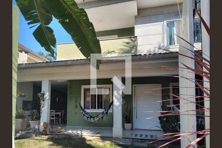 Casa à venda com 188m², 4 quartos e 4 vagas Casa à venda com 188m², 4 quartos e 4 vagasVaranda