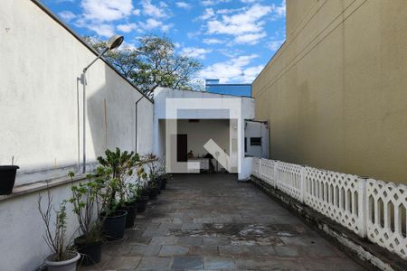 Casa para alugar com 238m², 3 quartos e 4 vagas Casa para alugar com 238m², 3 quartos e 4 vagasQuintal