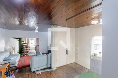 Casa à venda com 250m², 3 quartos e 2 vagas Casa à venda com 250m², 3 quartos e 2 vagasEscritório