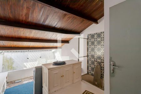 Casa à venda com 250m², 3 quartos e 2 vagas Casa à venda com 250m², 3 quartos e 2 vagasSuíte