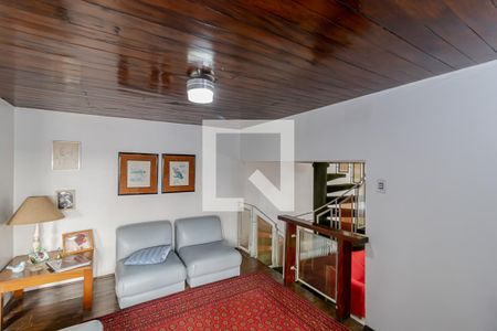 Casa à venda com 250m², 3 quartos e 2 vagas Casa à venda com 250m², 3 quartos e 2 vagasSala de TV