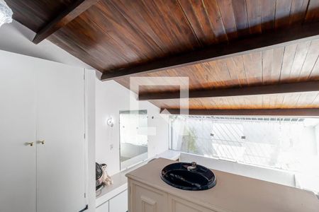 Casa à venda com 250m², 3 quartos e 2 vagas Casa à venda com 250m², 3 quartos e 2 vagasSuíte