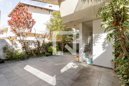 Casa à venda com 250m², 3 quartos e 2 vagas Casa à venda com 250m², 3 quartos e 2 vagasGaragem