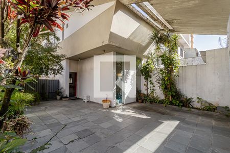 Casa à venda com 250m², 3 quartos e 2 vagas Casa à venda com 250m², 3 quartos e 2 vagasGaragem
