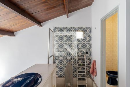 Casa à venda com 250m², 3 quartos e 2 vagas Casa à venda com 250m², 3 quartos e 2 vagasBanheiro da Suíte