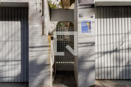 Casa à venda com 250m², 3 quartos e 2 vagas Casa à venda com 250m², 3 quartos e 2 vagasFachada