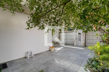 Casa à venda com 250m², 3 quartos e 2 vagas Casa à venda com 250m², 3 quartos e 2 vagasGaragem