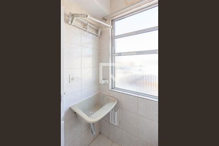 Banheiro de kitnet/studio para alugar com 1 quarto, 27m² em Bela Vista, São Paulo