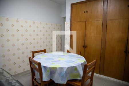 Casa à venda com 170m², 4 quartos e 2 vagas Casa à venda com 170m², 4 quartos e 2 vagasCozinha
