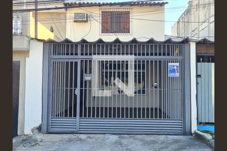 Casa à venda com 170m², 4 quartos e 2 vagas Casa à venda com 170m², 4 quartos e 2 vagasFachada