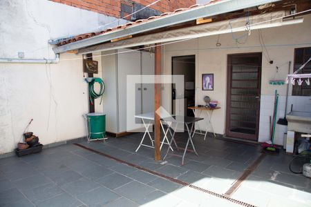 Casa à venda com 170m², 4 quartos e 2 vagas Casa à venda com 170m², 4 quartos e 2 vagasÁrea Externa