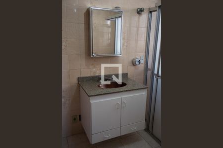 Casa à venda com 170m², 4 quartos e 2 vagas Casa à venda com 170m², 4 quartos e 2 vagasBanheiro