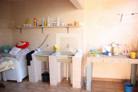 Casa à venda com 300m², 3 quartos e 2 vagas Casa à venda com 300m², 3 quartos e 2 vagasLavanderia