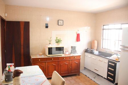 Casa à venda com 300m², 3 quartos e 2 vagas Casa à venda com 300m², 3 quartos e 2 vagasCozinha