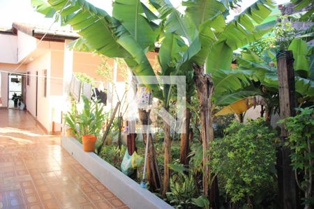 Casa à venda com 300m², 3 quartos e 2 vagas Casa à venda com 300m², 3 quartos e 2 vagasCorredor