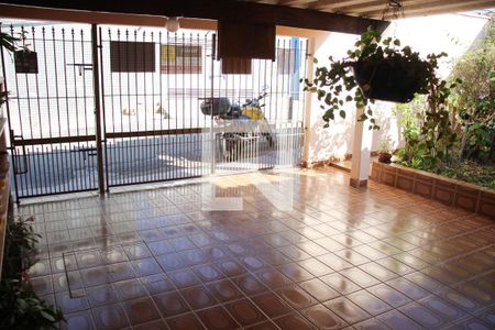 Casa à venda com 300m², 3 quartos e 2 vagas Casa à venda com 300m², 3 quartos e 2 vagasgaragem