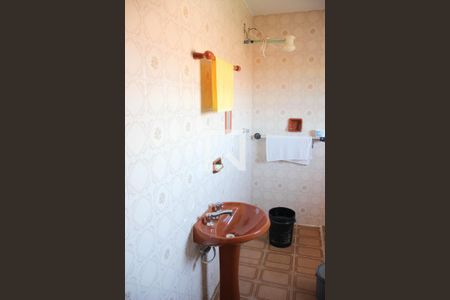 Casa à venda com 300m², 3 quartos e 2 vagas Casa à venda com 300m², 3 quartos e 2 vagasEdicula banheiro