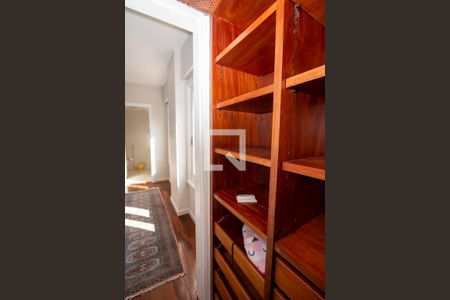 Apartamento à venda com 210m², 4 quartos e 4 vagasCloset da Suíte 1