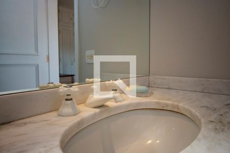 Apartamento à venda com 210m², 4 quartos e 4 vagasBanheiro da Suíte 3