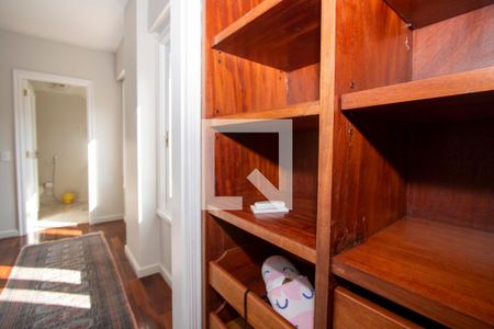 Apartamento à venda com 210m², 4 quartos e 4 vagasCloset da Suíte 1