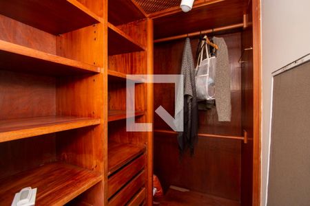 Apartamento à venda com 210m², 4 quartos e 4 vagasCloset da Suíte 1