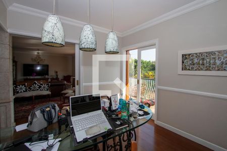 Apartamento à venda com 210m², 4 quartos e 4 vagasEscritório