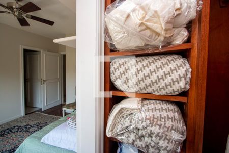 Apartamento à venda com 210m², 4 quartos e 4 vagasCloset da Suíte 2