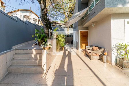 Casa à venda com 251m², 3 quartos e 3 vagas Casa à venda com 251m², 3 quartos e 3 vagasGaragem