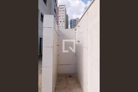 Apartamento à venda com 96m², 3 quartos e 2 vagas Apartamento à venda com 96m², 3 quartos e 2 vagasDucha da Piscina