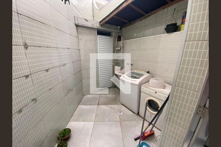 Casa à venda com 104m², 2 quartos e sem vaga