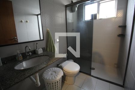 Casa à venda com 200m², 4 quartos e 2 vagasBanheiro da Suite 2