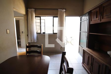 Casa à venda com 200m², 4 quartos e 2 vagasSala