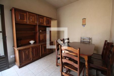 Casa à venda com 200m², 4 quartos e 2 vagasSala