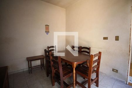 Casa à venda com 200m², 4 quartos e 2 vagasSala