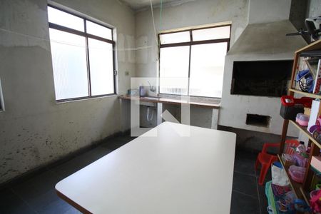 Casa à venda com 200m², 4 quartos e 2 vagasÁrea comum - Churrasqueira