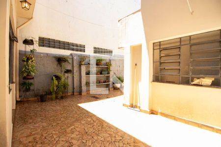 Casa à venda com 190m², 4 quartos e 3 vagas Casa à venda com 190m², 4 quartos e 3 vagasQuintal