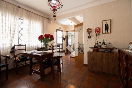 Casa à venda com 190m², 4 quartos e 3 vagas Casa à venda com 190m², 4 quartos e 3 vagasCopa