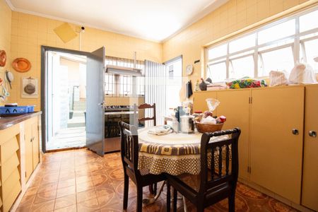 Casa à venda com 190m², 4 quartos e 3 vagas Casa à venda com 190m², 4 quartos e 3 vagasCozinha