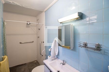 Casa à venda com 190m², 4 quartos e 3 vagas Casa à venda com 190m², 4 quartos e 3 vagasBanheiro da Suíte 2