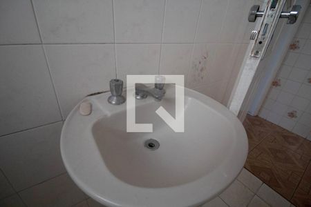 Casa à venda com 152m², 3 quartos e 2 vagas Casa à venda com 152m², 3 quartos e 2 vagasBanheiro