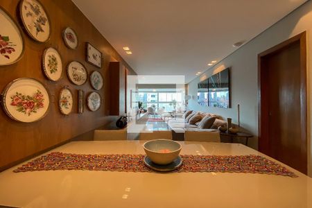 Sala de apartamento à venda com 4 quartos, 200m² em Belvedere, Belo Horizonte