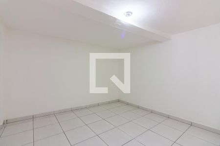 Quarto de casa para alugar com 1 quarto, 35m² em Santo Antônio, Osasco