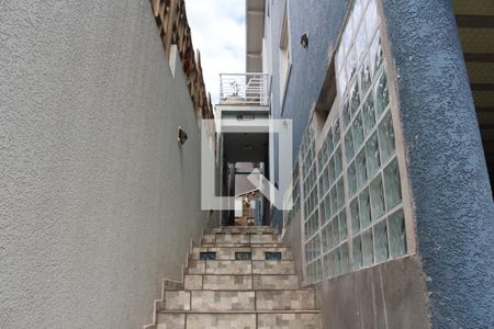 Casa à venda com 200m², 3 quartos e 3 vagasEscada Externa