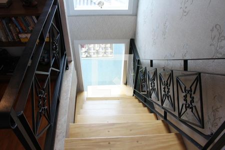 Casa à venda com 200m², 3 quartos e 3 vagasEscada