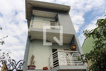 Casa à venda com 200m², 3 quartos e 3 vagasFachada
