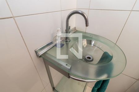 Casa à venda com 170m², 3 quartos e 2 vagas Casa à venda com 170m², 3 quartos e 2 vagasBanheiro 2