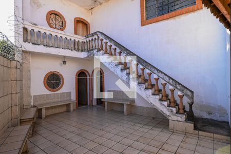 Casa à venda com 360m², 3 quartos e 5 vagas Casa à venda com 360m², 3 quartos e 5 vagasQuintal